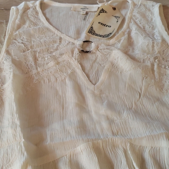 ♥️New boutique lace yoke tank top - Picture 9 of 12